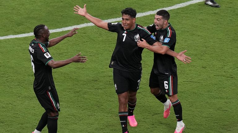 Mexico beat South Korea to earn first World Cup knockout spot